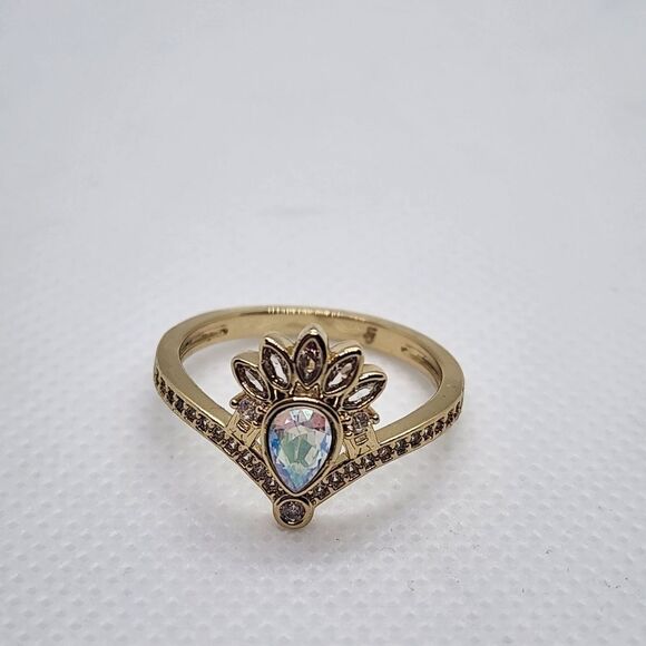 Fragrant Jewels Nutcracker Collection Aurora Borealis & Clear Rhinestone Ring - Picture 5 of 7